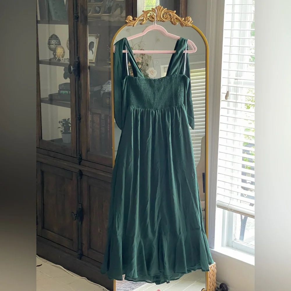 Lulu’s NWOT Summer Invite Dark Emerald Green Tie-Strap Bodice Chiffon Midi Dress - Picture 6 of 9
